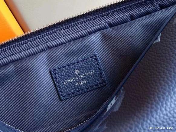 Aaa replica ru LOUIS MESSENGER VUITTON TRIO 0730